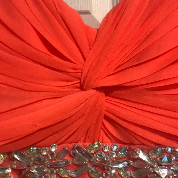 Gorgeous prom / statement dress - Picture 2 of 4